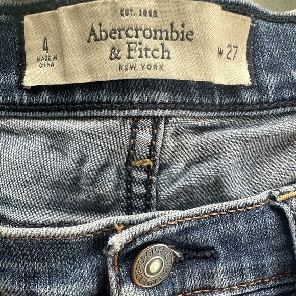 Abercrombie & Fitch Women's 5 Pocket Cuff Raw Hem Medium Wash Denim Shorts 4 27 - Picture 4 of 6